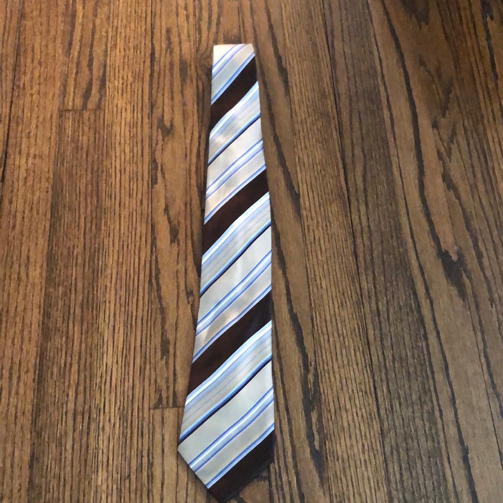 Geoffrey Bean tie